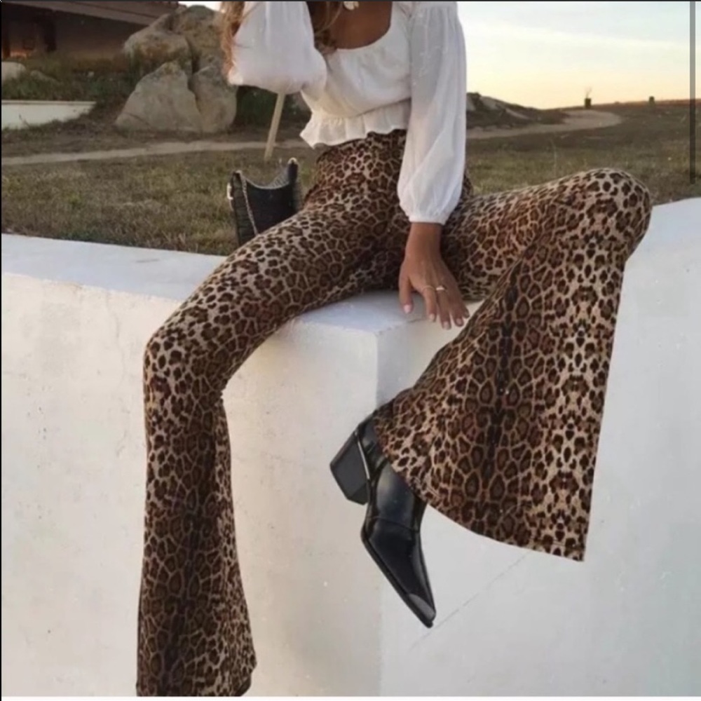 5 ⭐️ Boho Flared Animal Print Pants
